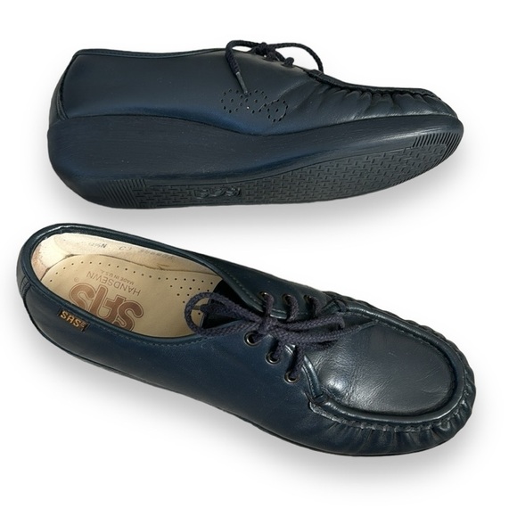 SAS Siesta Men's Classic Leather Moccasin Comfort Tie Shoes - Soft Hand-Sewn Toe With Cushioned Footbed & Lightweight Sole